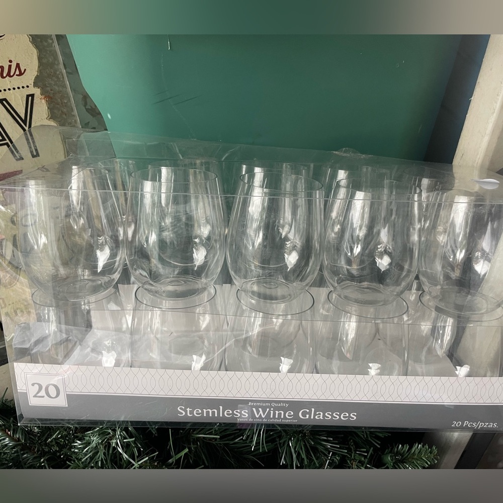NIB 20 Stemless Wine Premier Quality Glasses
